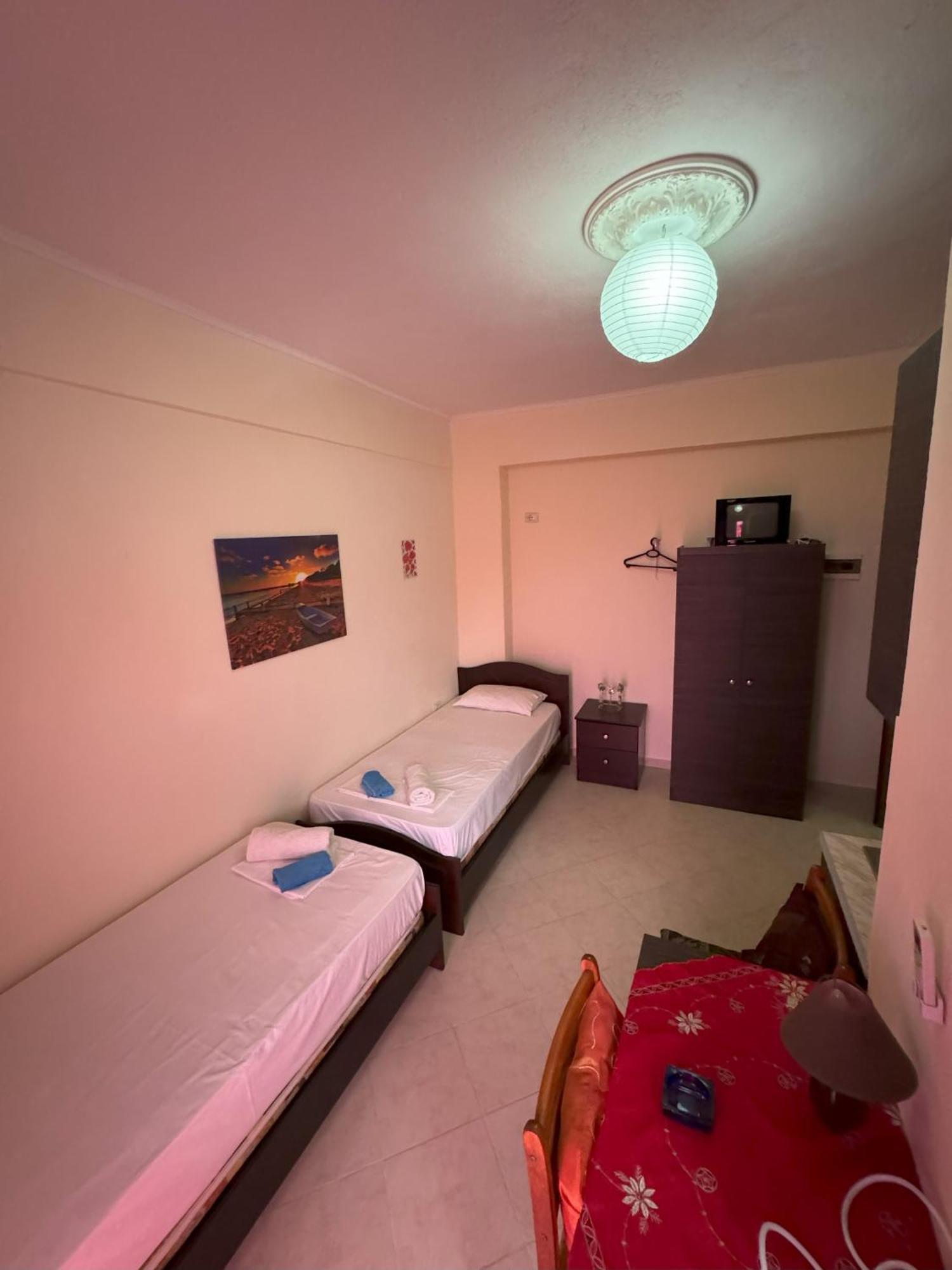 Adrian Agustin Rooms Lukovë Екстериор снимка