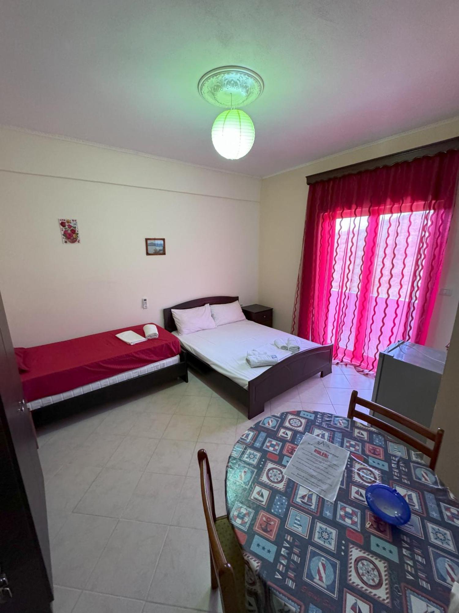 Adrian Agustin Rooms Lukovë Екстериор снимка