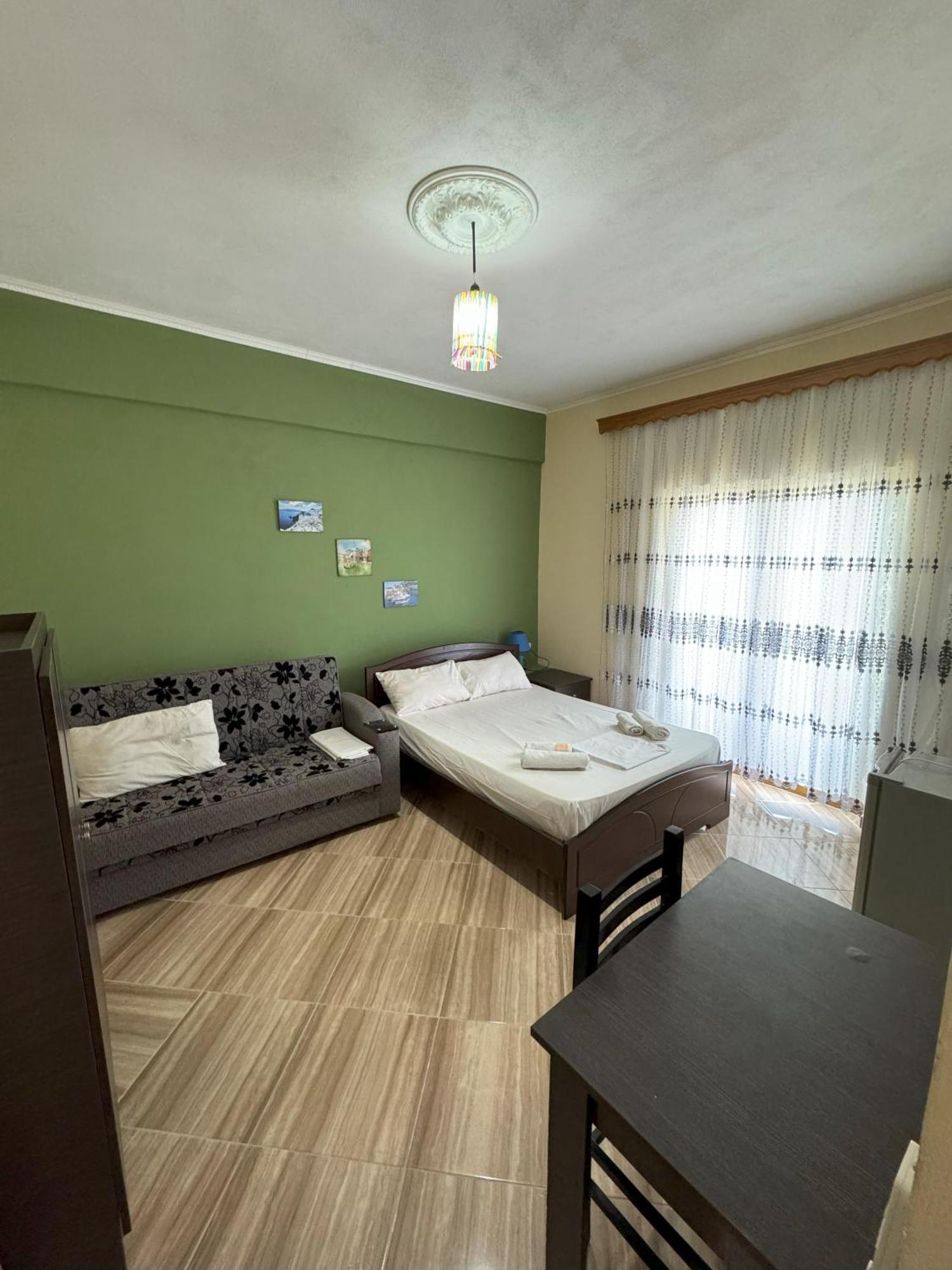 Adrian Agustin Rooms Lukovë Екстериор снимка